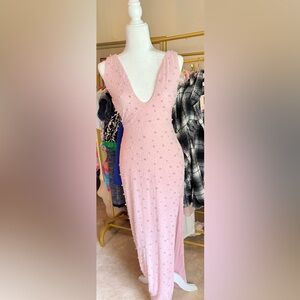 Pink
NEVER WORN
PAID$104/ASKING$70
SIZE 4
Disclaimer zipper needs to be fixed